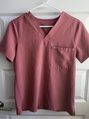 FIGS Catarina Scrub Top Size Small Pink Mauve Medical Uniform Stretch V-Neck
